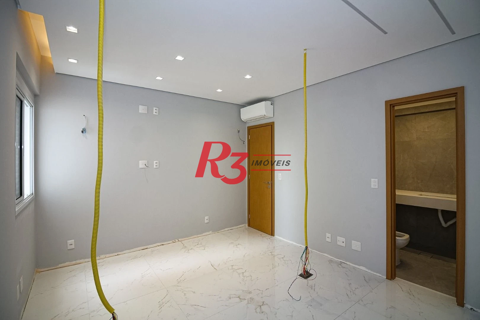 Apartamento com 2 dormitórios à venda, 87 m² por R$ 1.600.000,00 - Gonzaga - Santos/SP