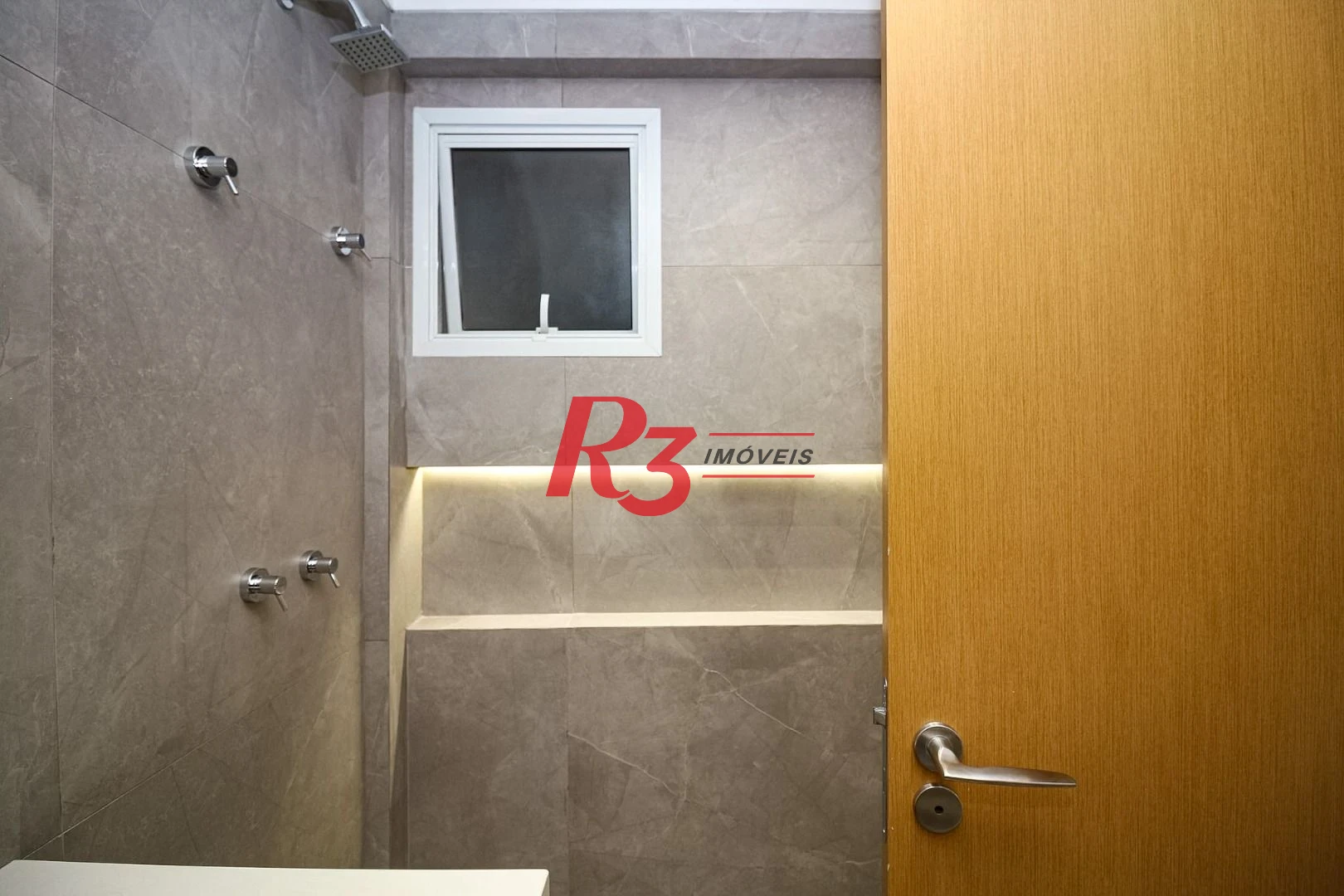 Apartamento com 2 dormitórios à venda, 87 m² por R$ 1.600.000,00 - Gonzaga - Santos/SP