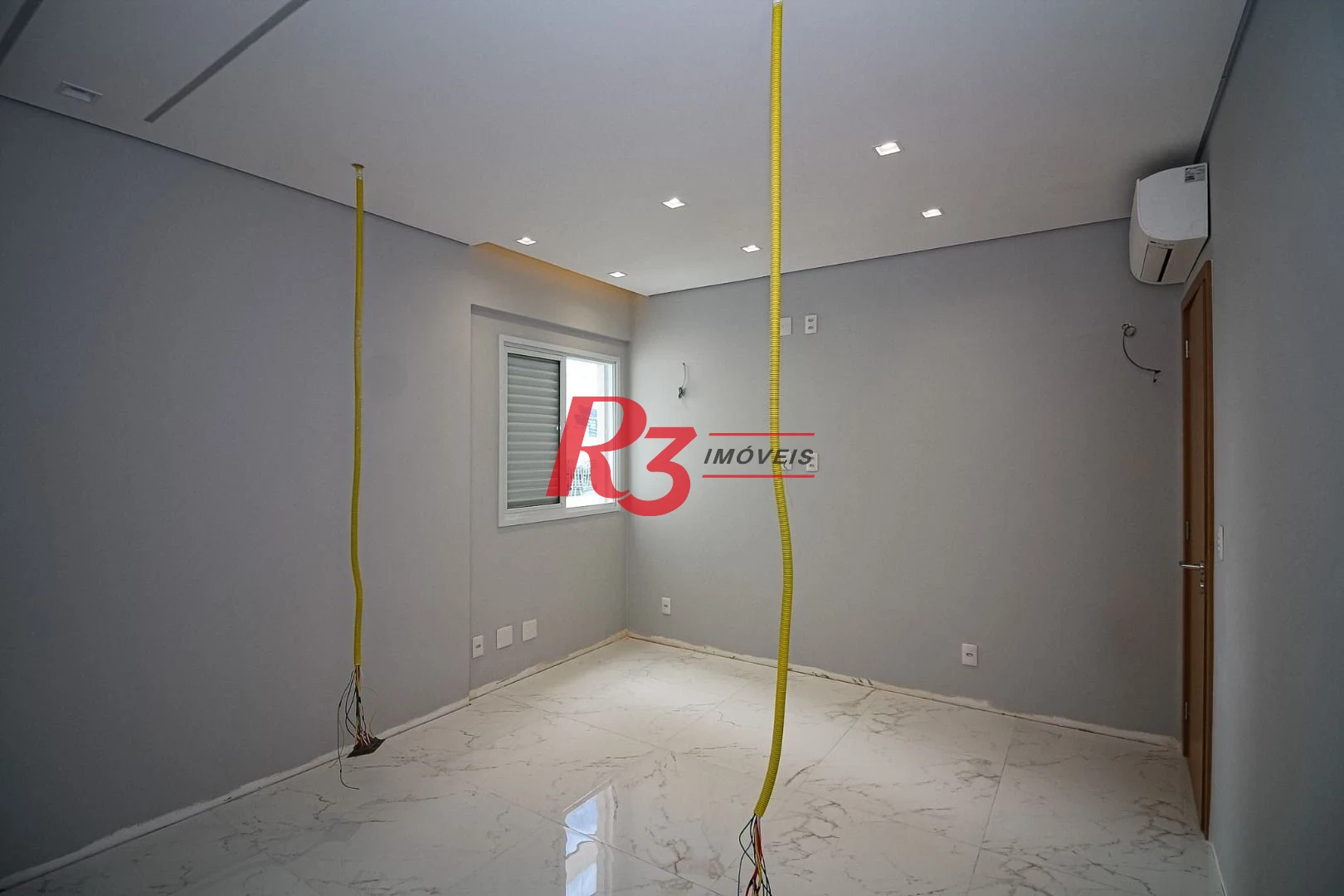 Apartamento com 2 dormitórios à venda, 87 m² por R$ 1.600.000,00 - Gonzaga - Santos/SP