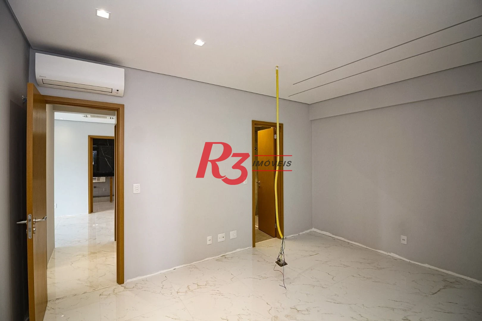 Apartamento com 2 dormitórios à venda, 87 m² por R$ 1.600.000,00 - Gonzaga - Santos/SP