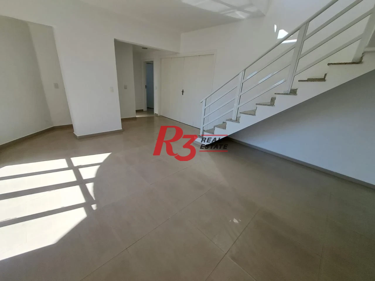 Cobertura com 3 dormitórios à venda, 422 m² por R$ 1.660.000,00 - Ponta da Praia - Santos/SP