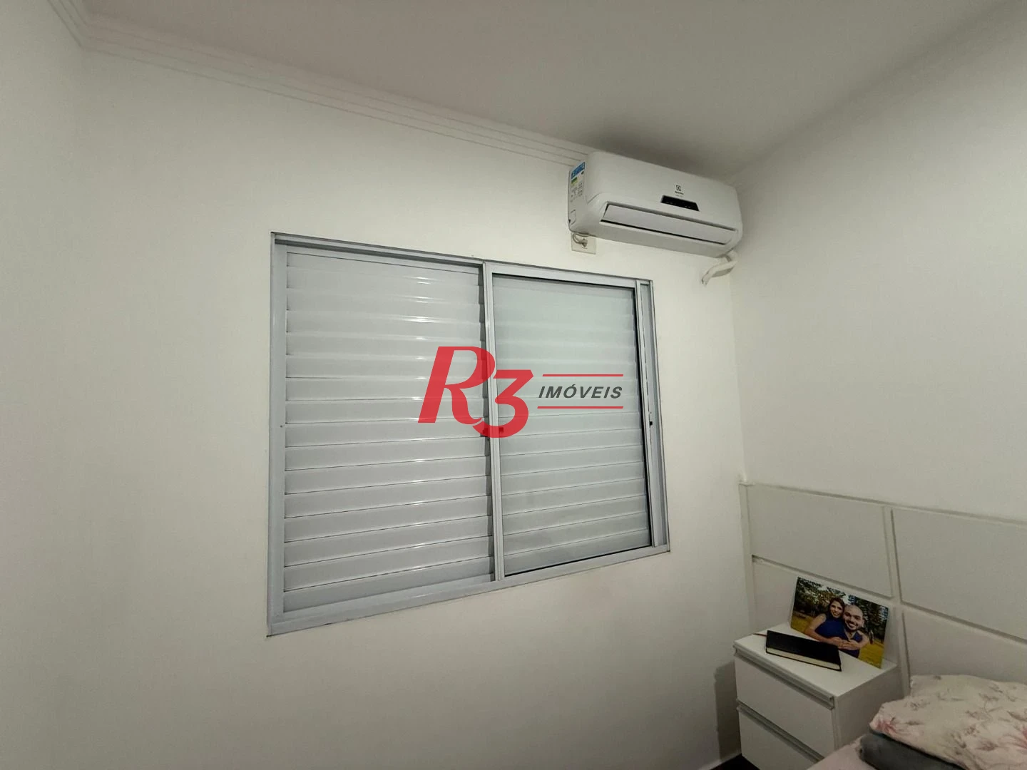 OPORTUNIDADE - PRÉDIO DE 3 ANDARES COM ELEVADOR E VAGA DEMARCADA - 2 DORM E PLANEJADOS  E SALÃO DE FESTAS