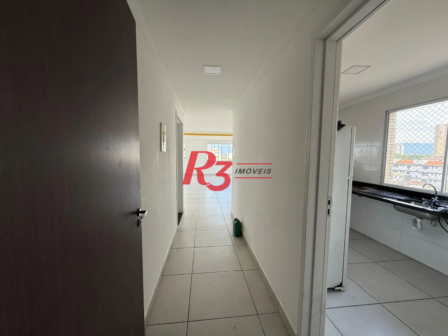 OPORTUNIDADE - PRÉDIO DE 3 ANDARES COM ELEVADOR E VAGA DEMARCADA - 2 DORM E PLANEJADOS  E SALÃO DE FESTAS