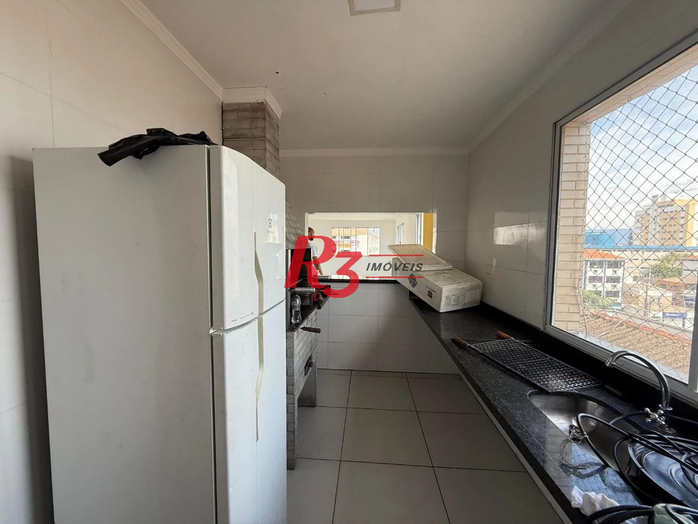 OPORTUNIDADE - PRÉDIO DE 3 ANDARES COM ELEVADOR E VAGA DEMARCADA - 2 DORM E PLANEJADOS  E SALÃO DE FESTAS