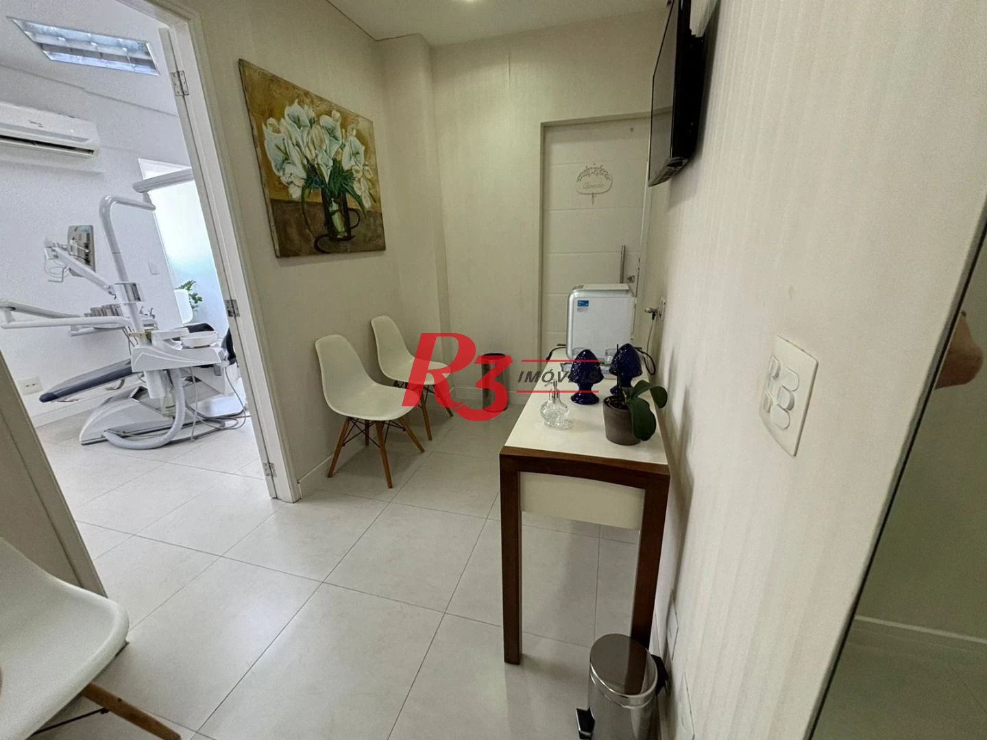 Consultório dentário totalmento equipado e mobiliado com vista mar em Santos