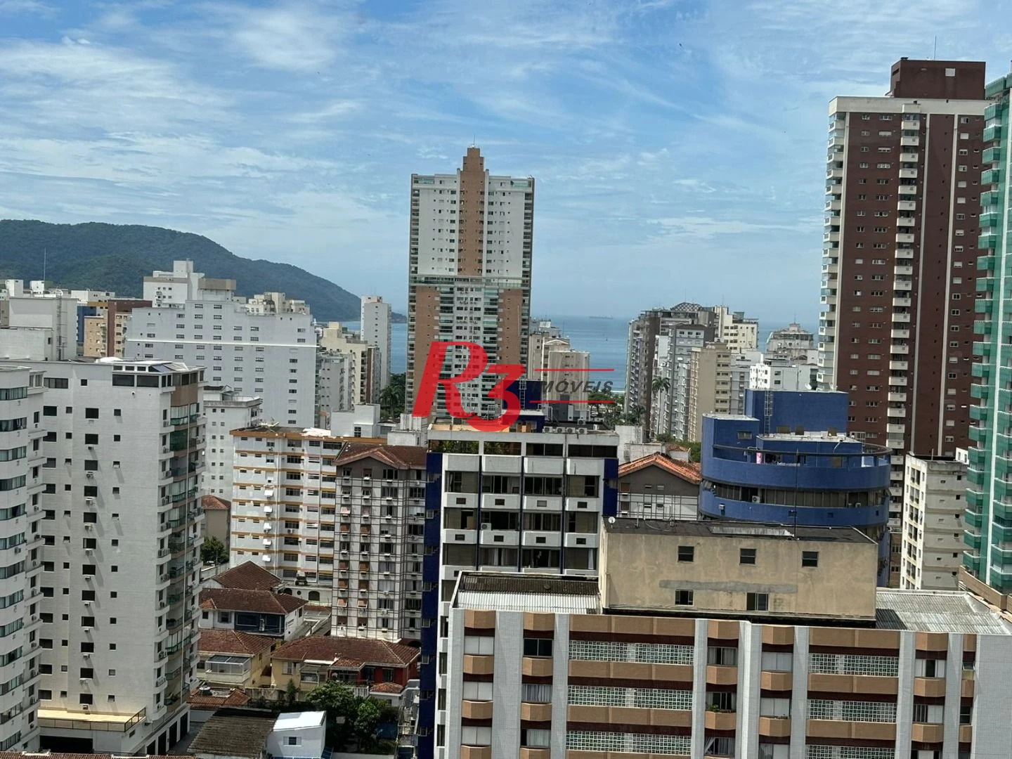 Consultório dentário totalmento equipado e mobiliado com vista mar em Santos