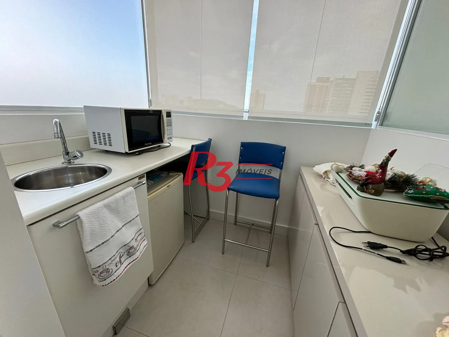Consultório dentário totalmento equipado e mobiliado com vista mar em Santos