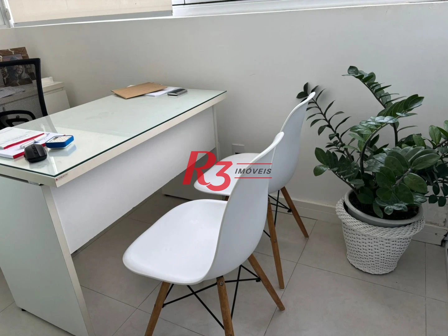 Consultório dentário totalmento equipado e mobiliado com vista mar em Santos