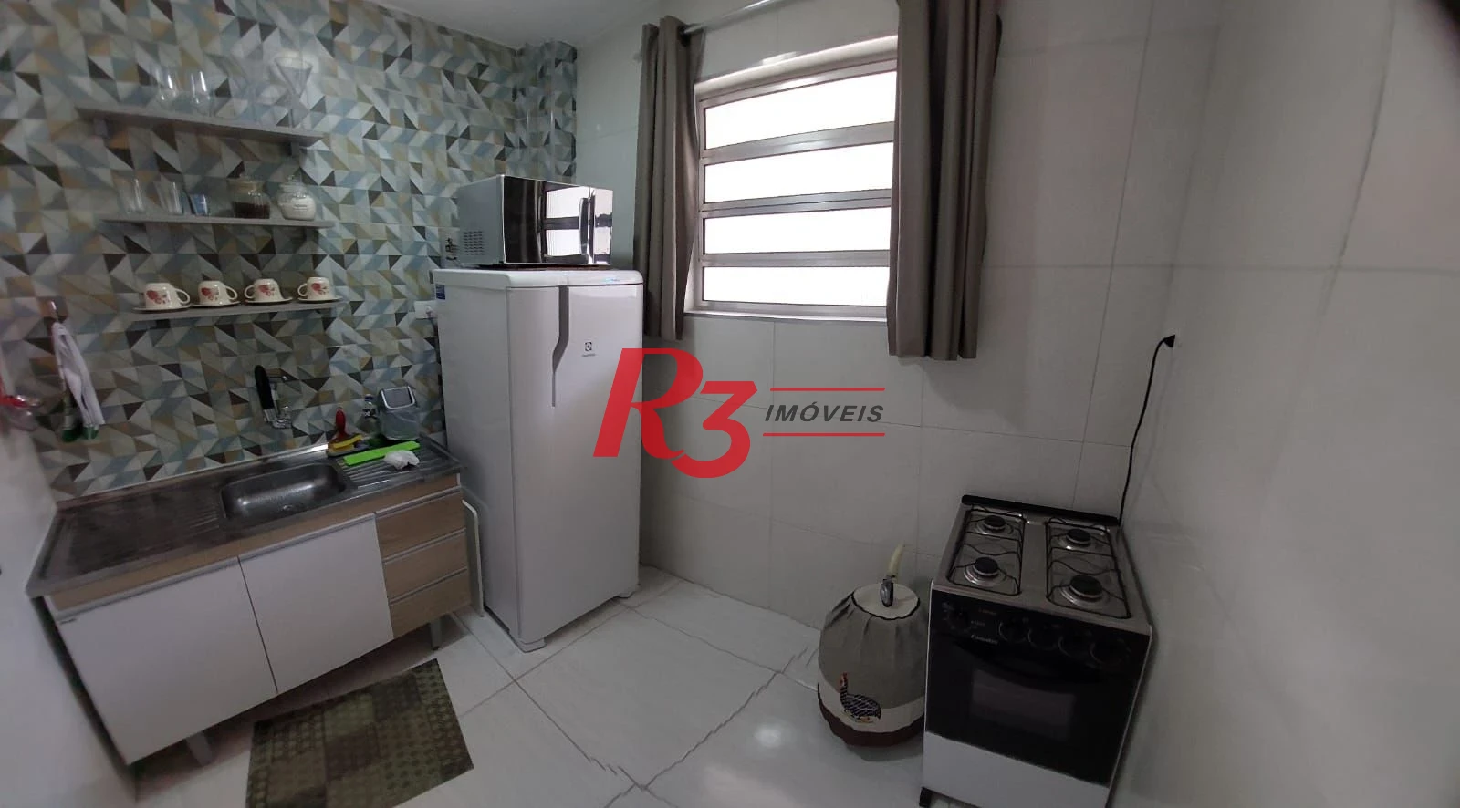 Studio mobiliado 1 quadra da praia em santos