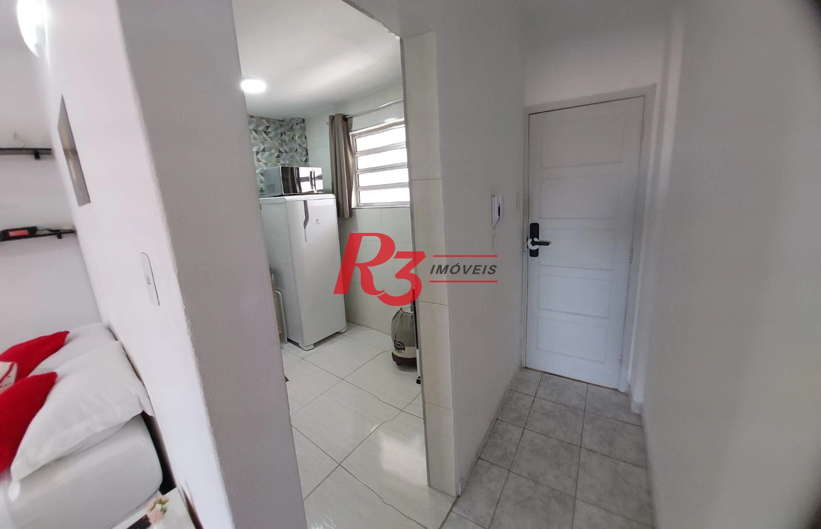 Studio mobiliado 1 quadra da praia em santos