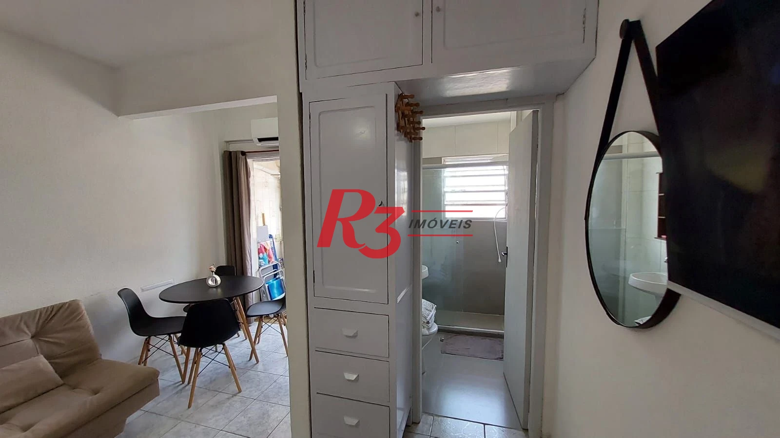 Studio mobiliado 1 quadra da praia em santos
