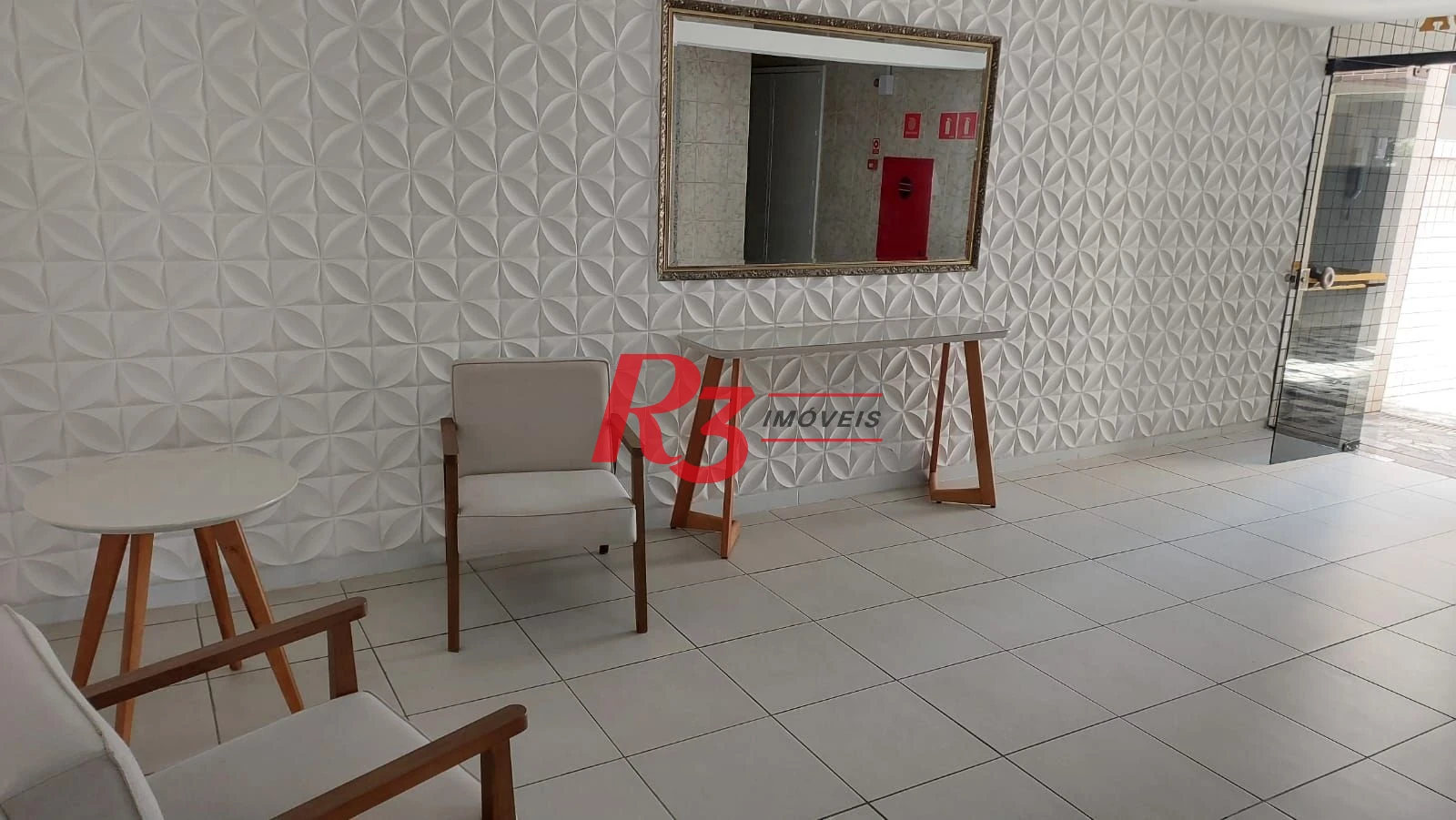 Studio mobiliado 1 quadra da praia em santos