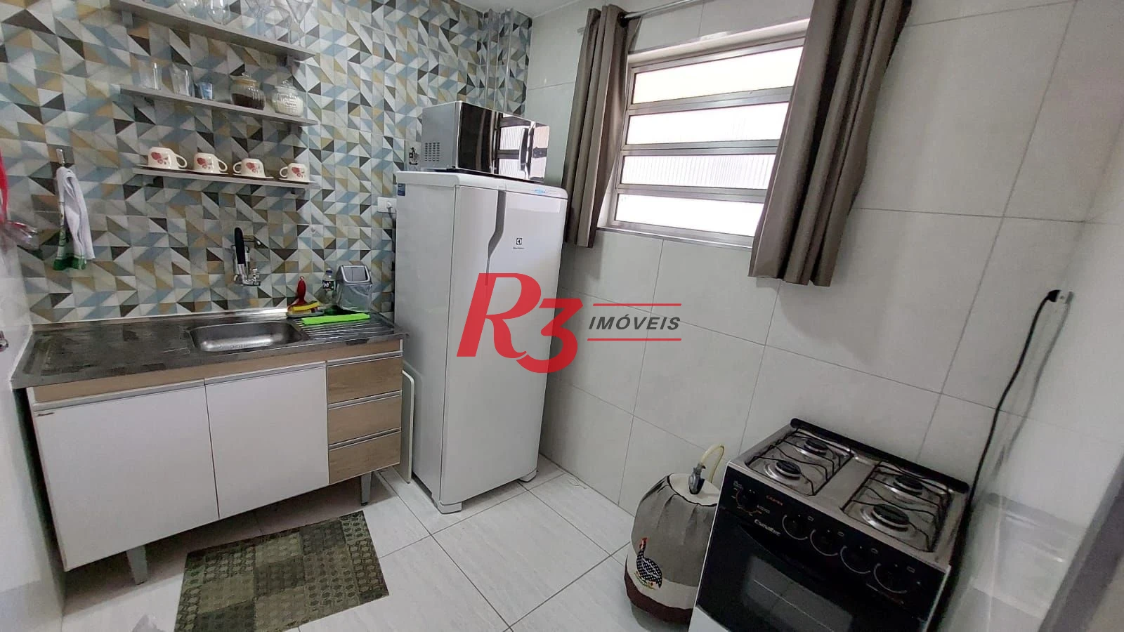 Studio mobiliado 1 quadra da praia em santos