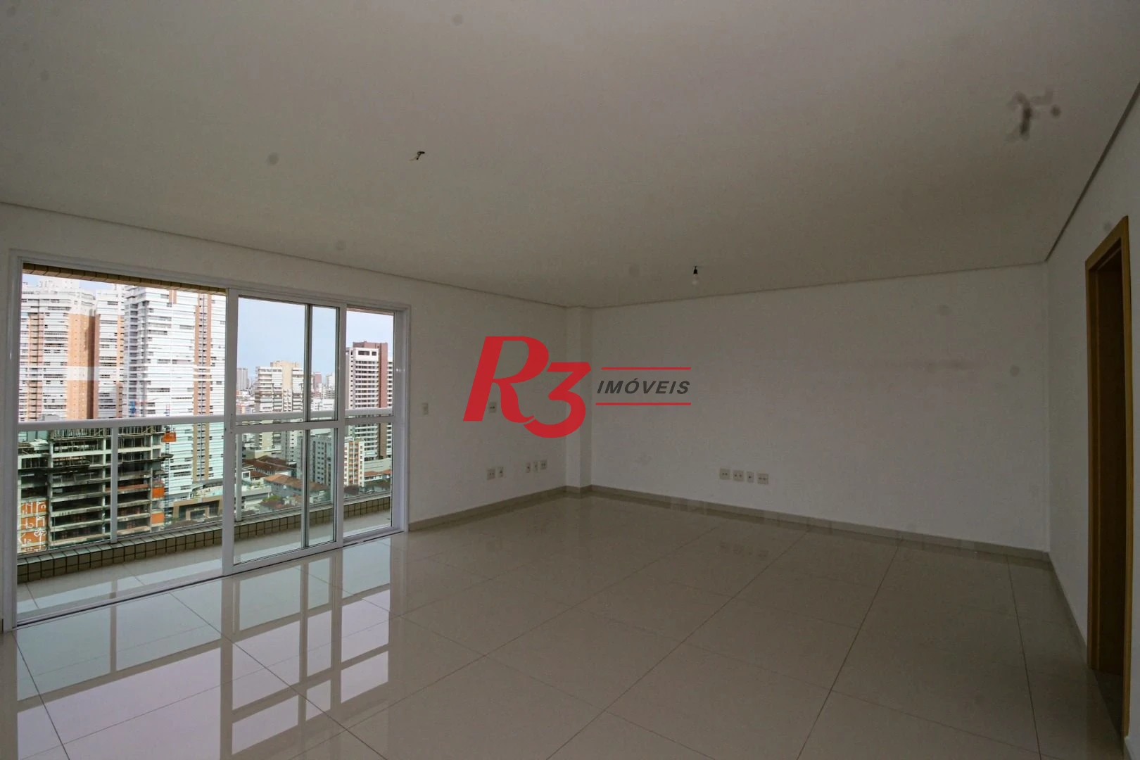 Cobertura com 4 dormitórios à venda, 413 m² por R$ 3.850.000,00 - Pompéia - Santos/SP
