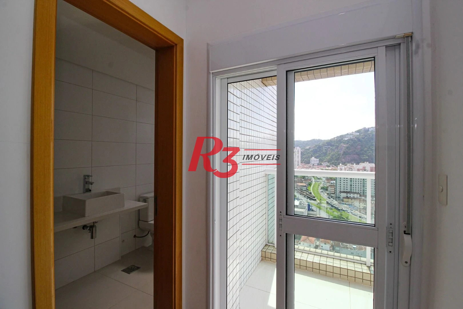 Cobertura com 4 dormitórios à venda, 413 m² por R$ 3.850.000,00 - Pompéia - Santos/SP