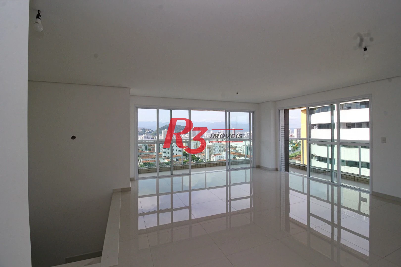 Cobertura com 4 dormitórios à venda, 413 m² por R$ 3.850.000,00 - Pompéia - Santos/SP