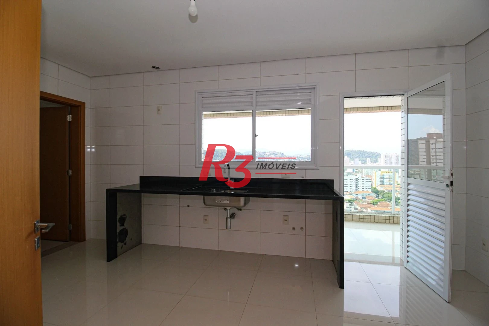 Cobertura com 4 dormitórios à venda, 413 m² por R$ 3.850.000,00 - Pompéia - Santos/SP