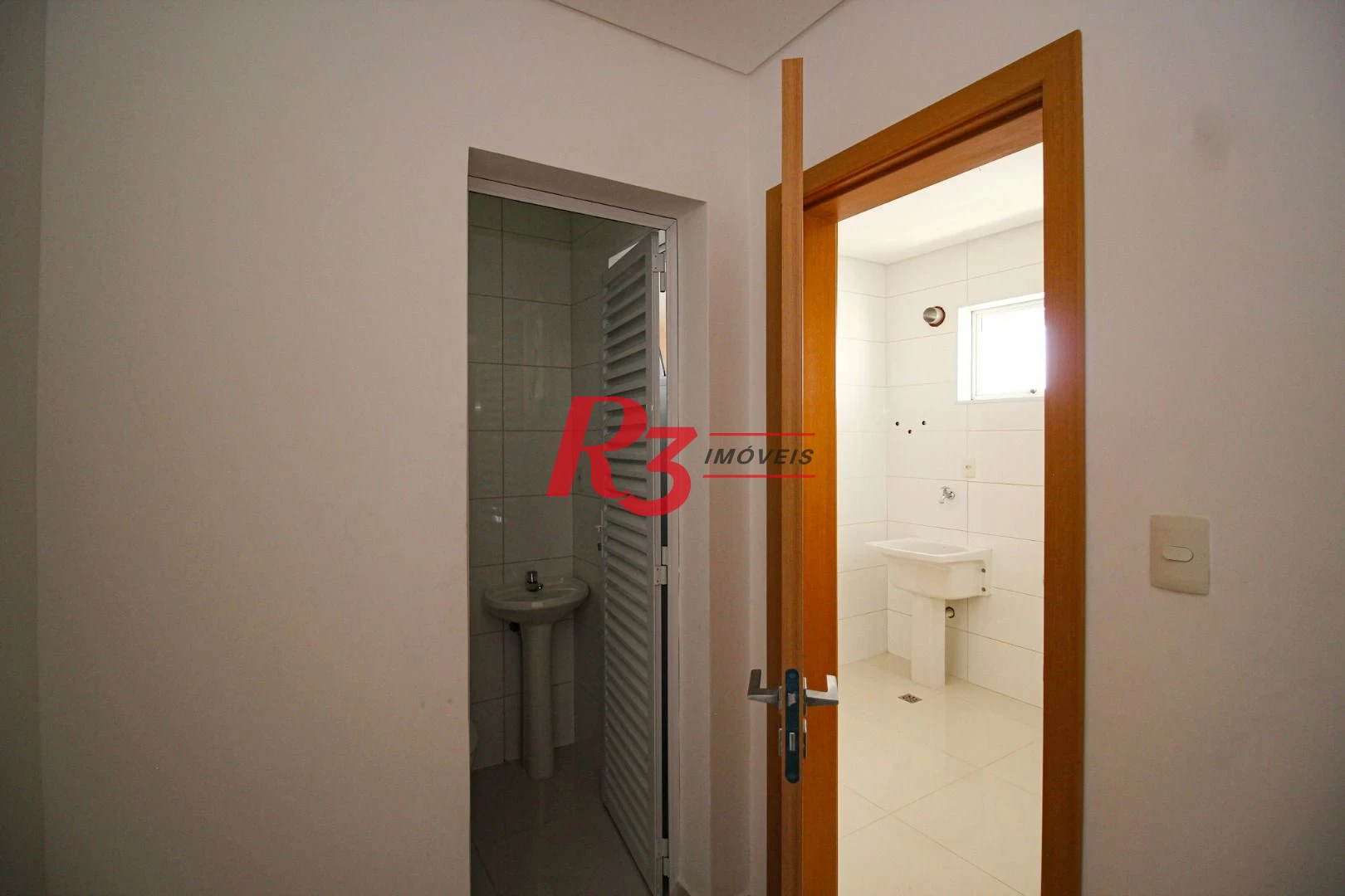 Cobertura com 4 dormitórios à venda, 413 m² por R$ 3.850.000,00 - Pompéia - Santos/SP