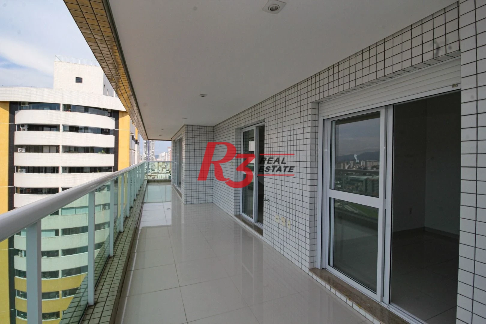 Cobertura com 4 dormitórios à venda, 413 m² por R$ 3.850.000,00 - Pompéia - Santos/SP