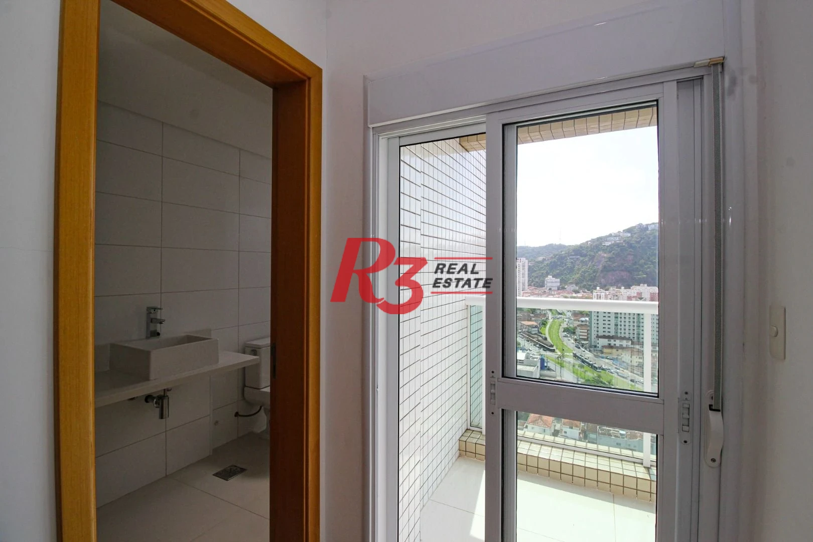 Cobertura com 4 dormitórios à venda, 413 m² por R$ 3.850.000,00 - Pompéia - Santos/SP