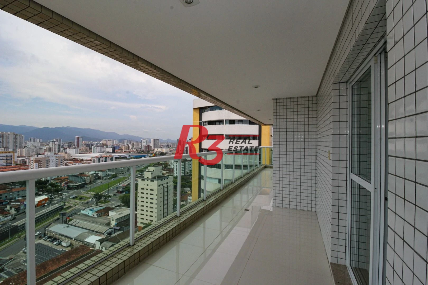 Cobertura com 4 dormitórios à venda, 413 m² por R$ 3.850.000,00 - Pompéia - Santos/SP