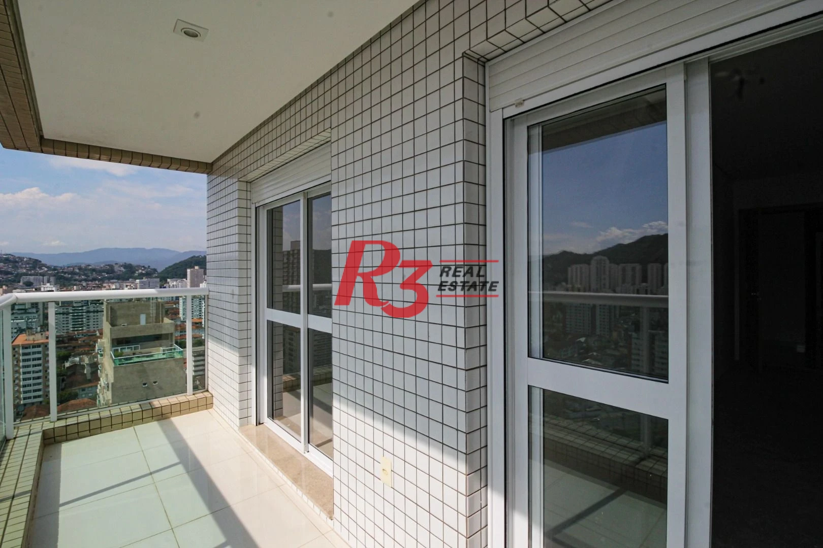 Cobertura com 4 dormitórios à venda, 413 m² por R$ 3.850.000,00 - Pompéia - Santos/SP