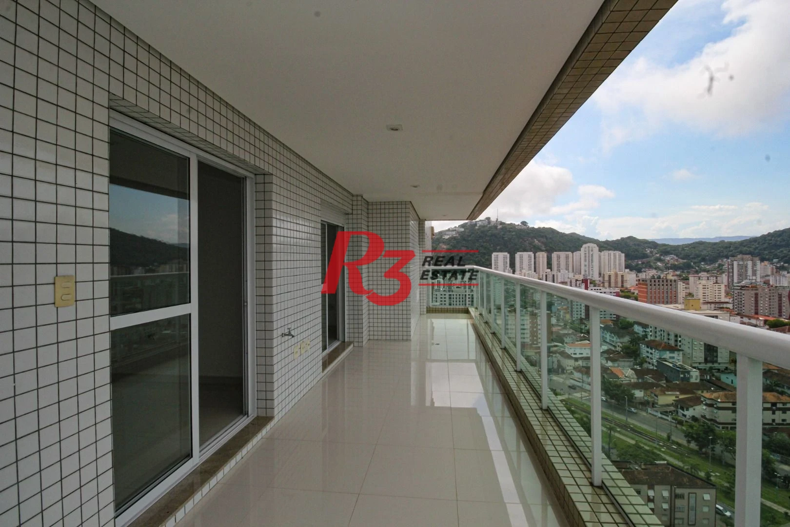 Cobertura com 4 dormitórios à venda, 413 m² por R$ 3.850.000,00 - Pompéia - Santos/SP