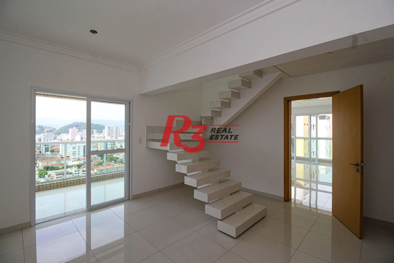 Cobertura com 4 dormitórios à venda, 413 m² por R$ 3.850.000,00 - Pompéia - Santos/SP