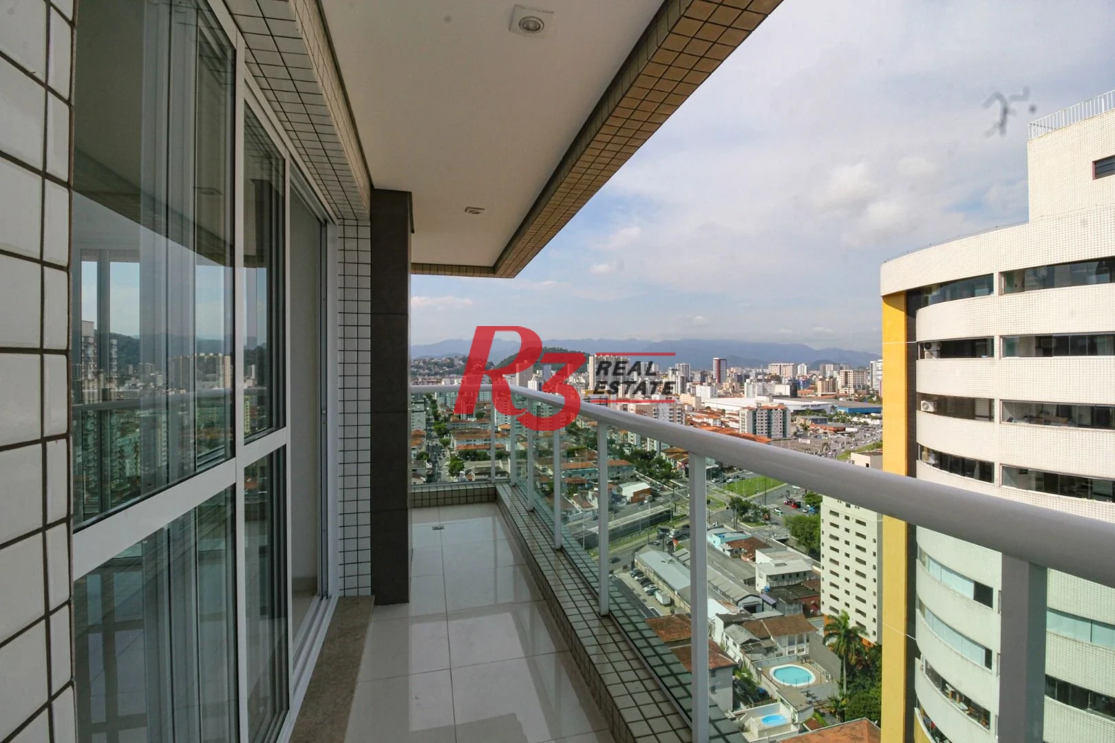 Cobertura com 4 dormitórios à venda, 413 m² por R$ 3.850.000,00 - Pompéia - Santos/SP