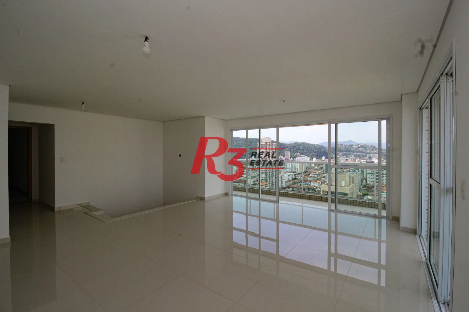 Cobertura com 4 dormitórios à venda, 413 m² por R$ 3.850.000,00 - Pompéia - Santos/SP