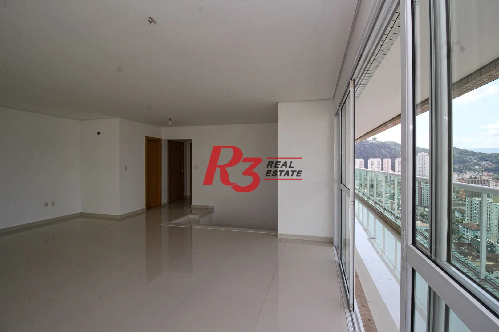Cobertura com 4 dormitórios à venda, 413 m² por R$ 3.850.000,00 - Pompéia - Santos/SP