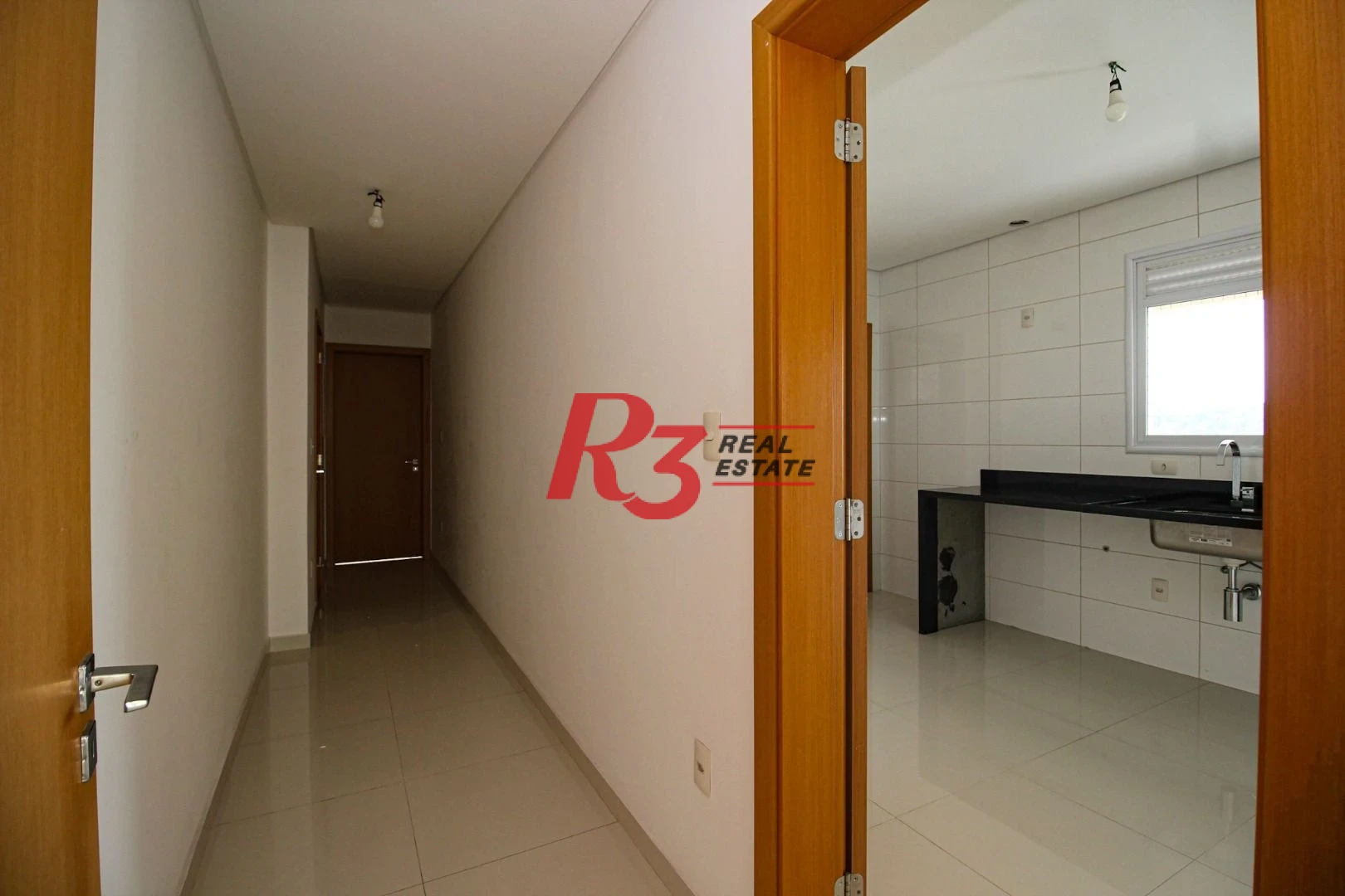 Cobertura com 4 dormitórios à venda, 413 m² por R$ 3.850.000,00 - Pompéia - Santos/SP