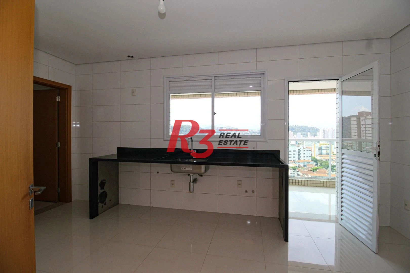 Cobertura com 4 dormitórios à venda, 413 m² por R$ 3.850.000,00 - Pompéia - Santos/SP