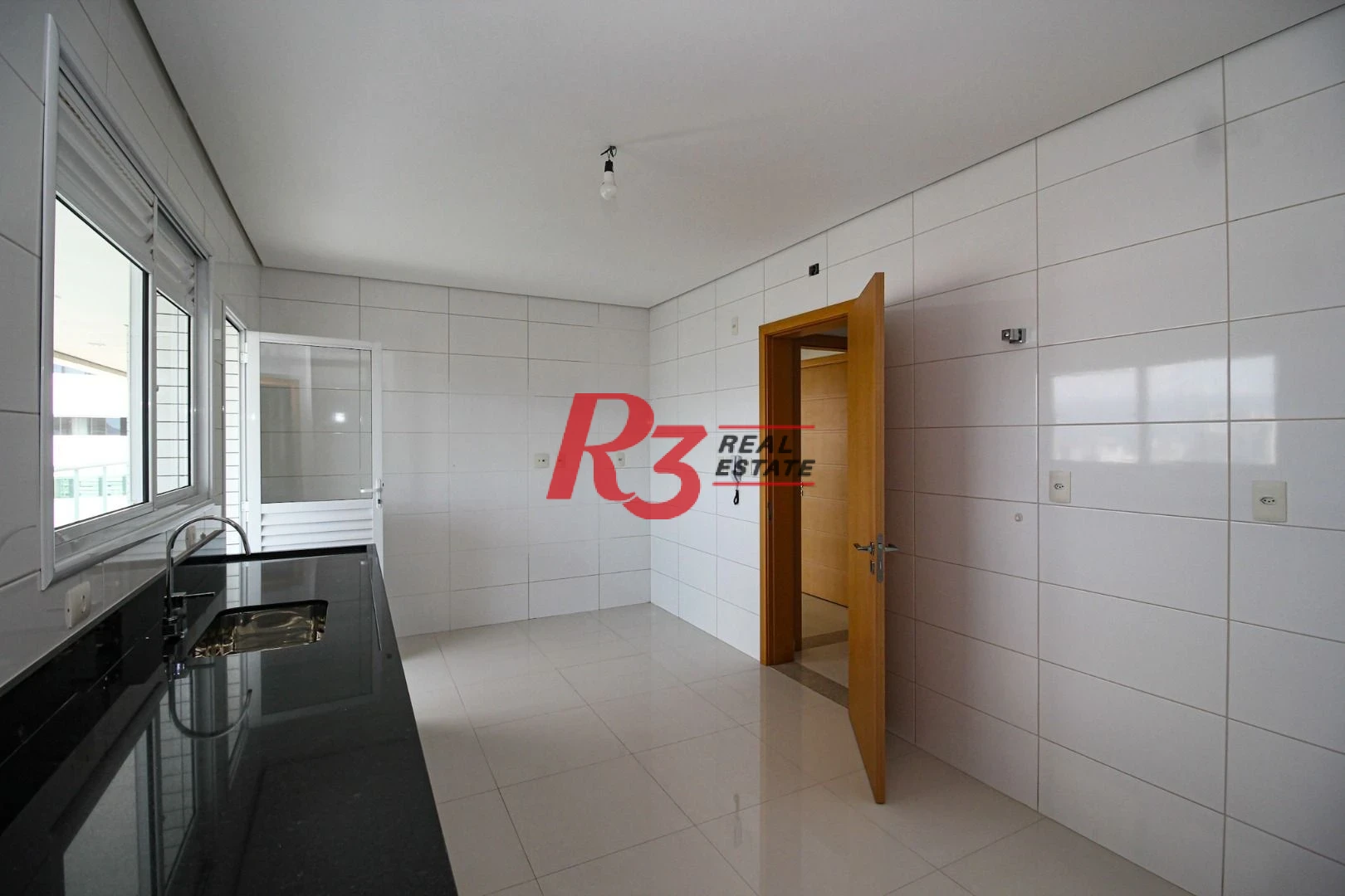 Cobertura com 4 dormitórios à venda, 413 m² por R$ 3.850.000,00 - Pompéia - Santos/SP