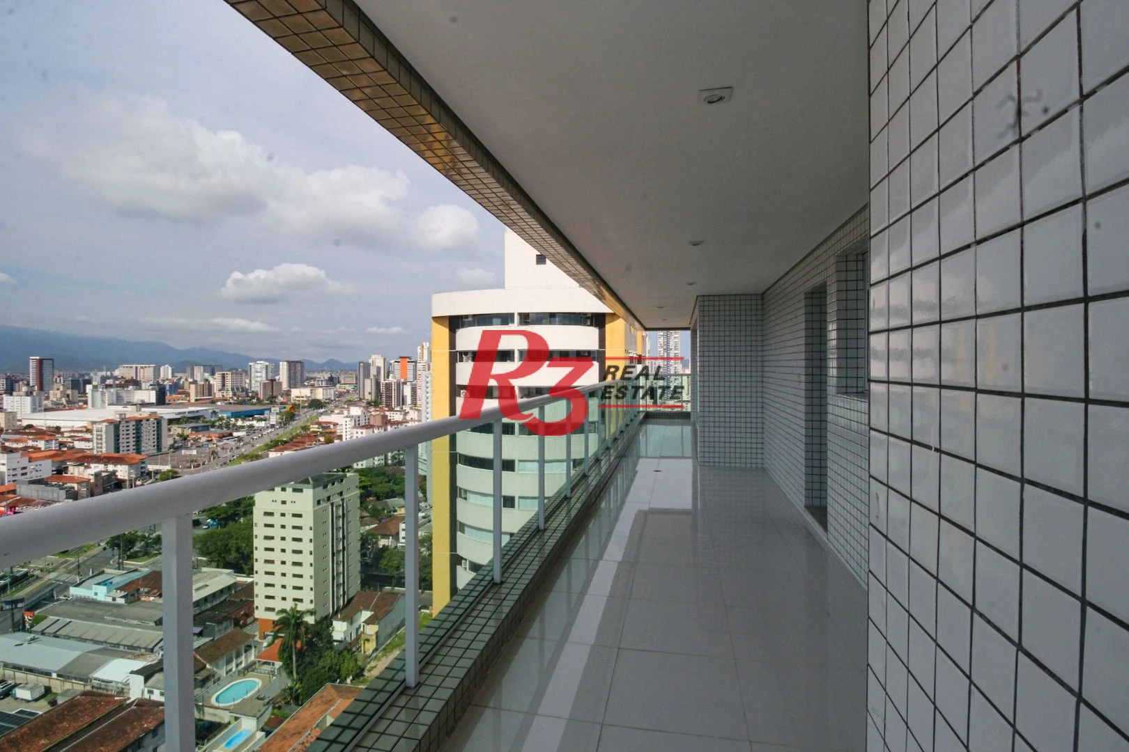 Cobertura com 4 dormitórios à venda, 413 m² por R$ 3.850.000,00 - Pompéia - Santos/SP