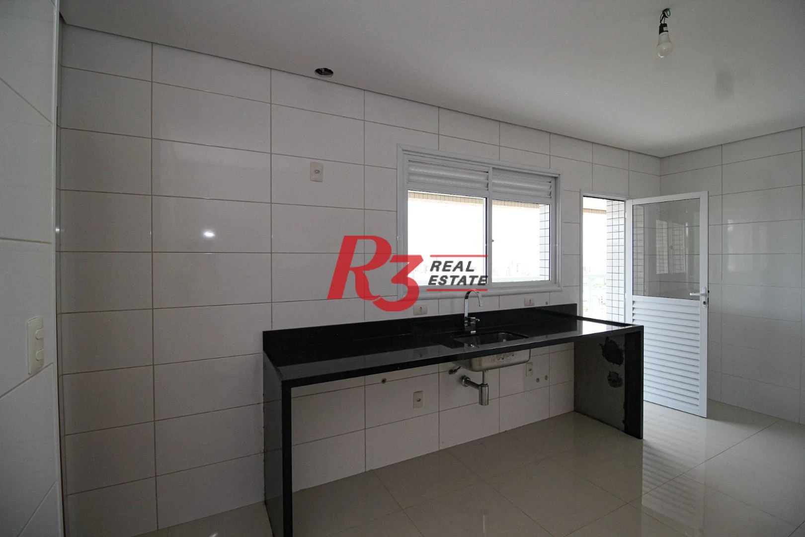Cobertura com 4 dormitórios à venda, 413 m² por R$ 3.850.000,00 - Pompéia - Santos/SP