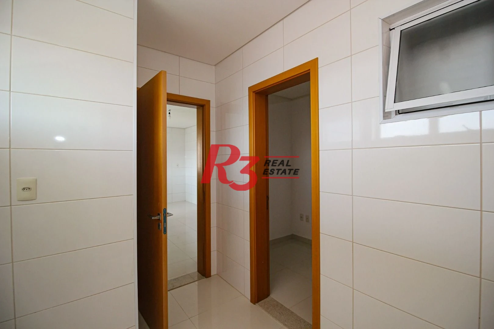 Cobertura com 4 dormitórios à venda, 413 m² por R$ 3.850.000,00 - Pompéia - Santos/SP