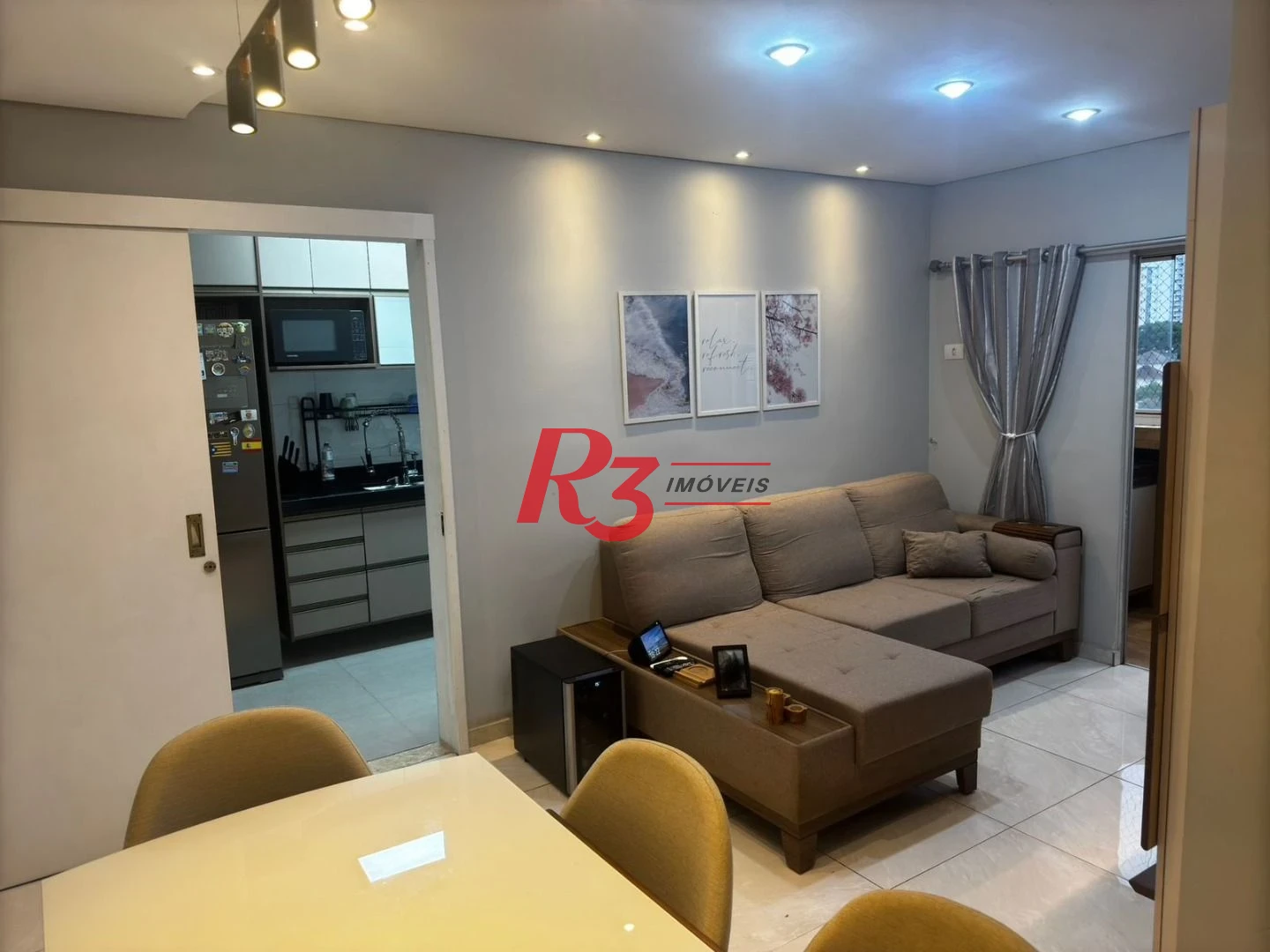 Apartamento á venda 2 dormitórios Varanda 1 suíte 1 vg Demarcada