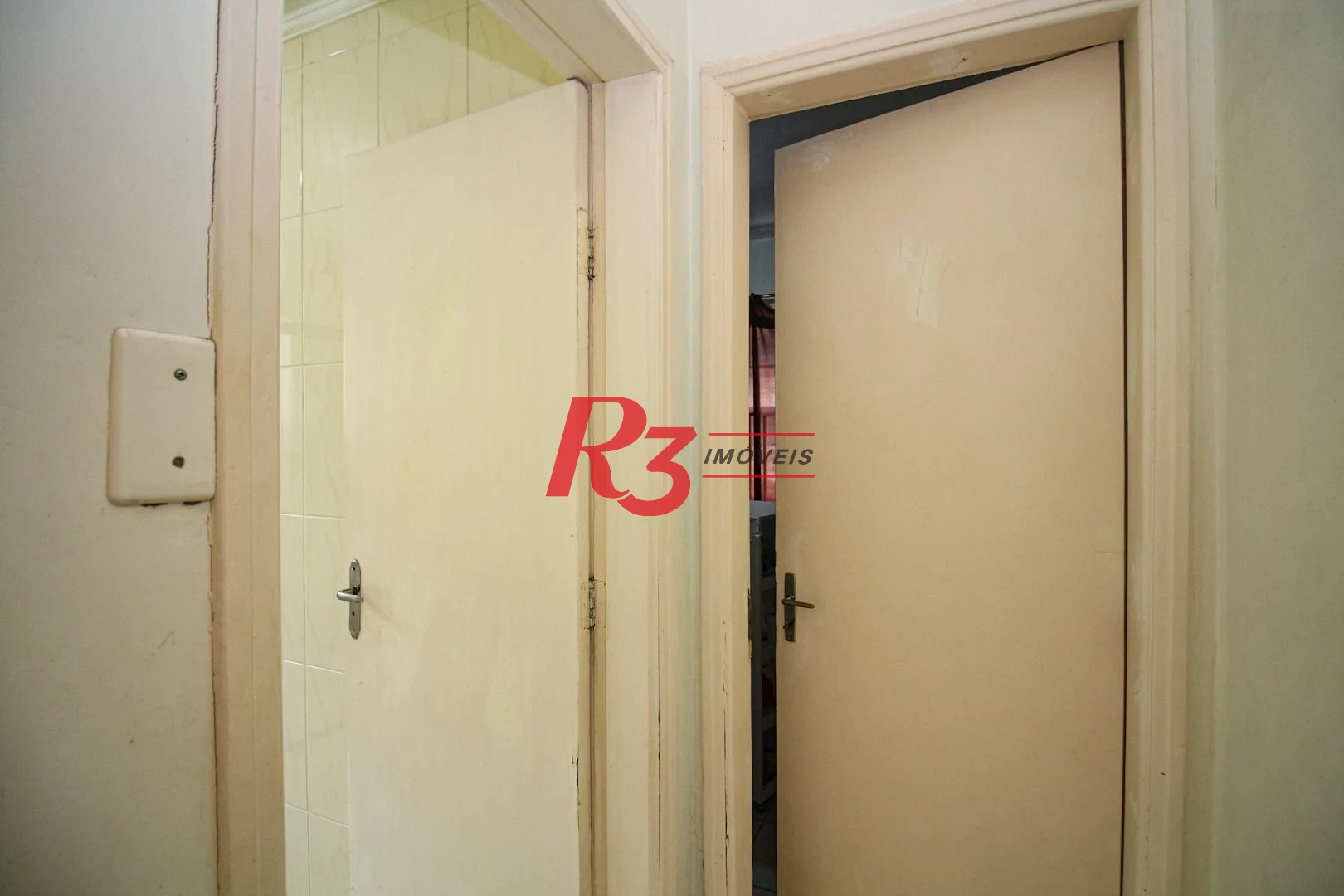 Apartamento com 2 dormitórios à venda, 75 m² por R$ 350.000,00 - Marapé - Santos/SP