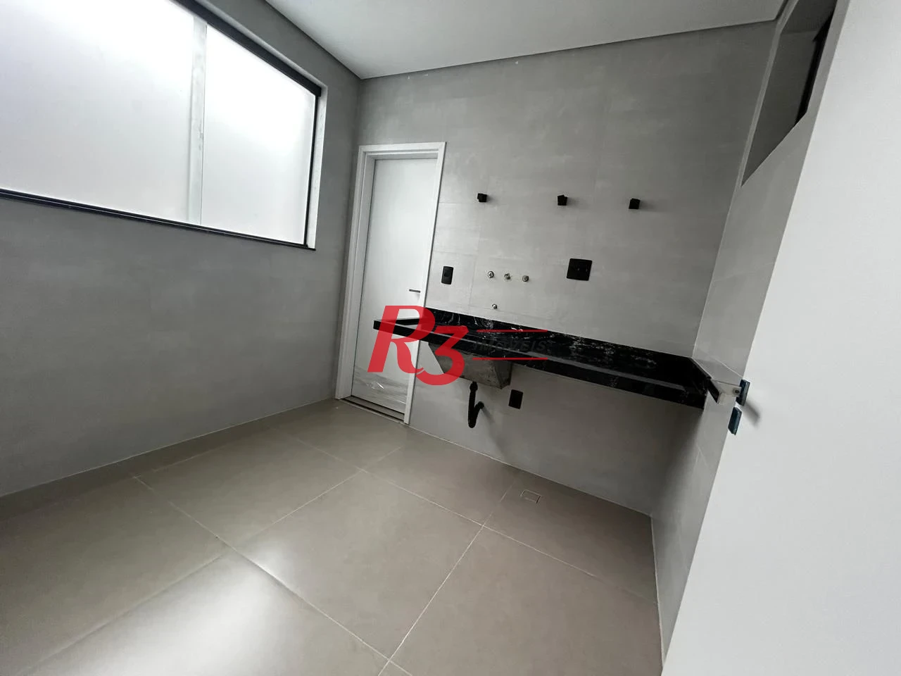 Casa com 3 dormitórios à venda, 150 m² por R$ 1.865.000,00 - Embaré - Santos/SP