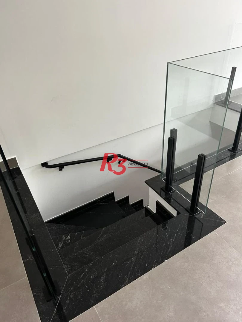 Casa com 3 dormitórios à venda, 150 m² por R$ 1.865.000,00 - Embaré - Santos/SP