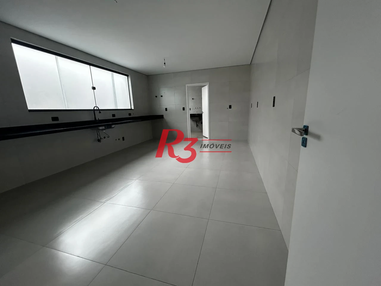 Casa com 3 dormitórios à venda, 290 m² por R$ 1.865.000,00 - Embaré - Santos/SP