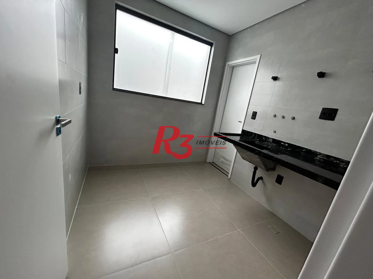 Casa com 3 dormitórios à venda, 290 m² por R$ 1.865.000,00 - Embaré - Santos/SP