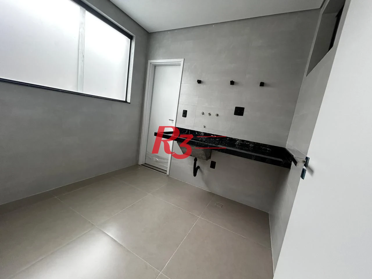 Casa com 3 dormitórios à venda, 290 m² por R$ 1.865.000,00 - Embaré - Santos/SP