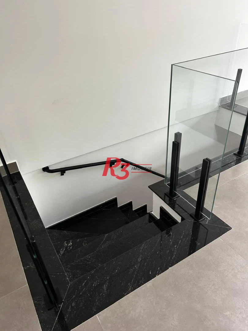 Casa com 3 dormitórios à venda, 290 m² por R$ 1.865.000,00 - Embaré - Santos/SP