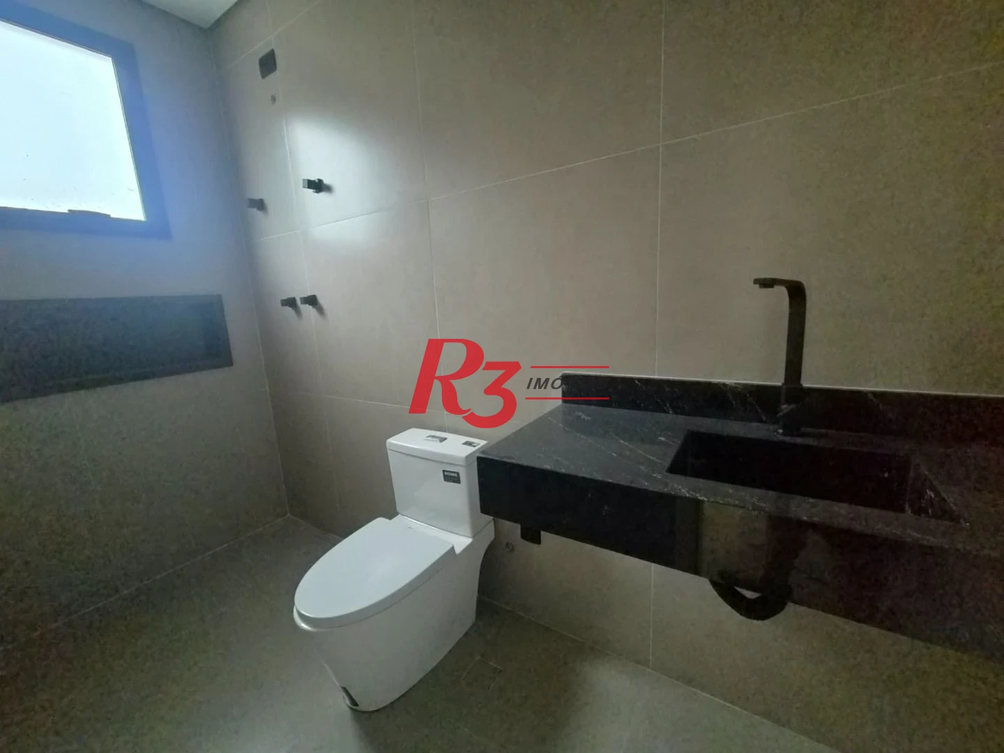 Casa com 3 dormitórios à venda, 290 m² por R$ 1.865.000,00 - Embaré - Santos/SP