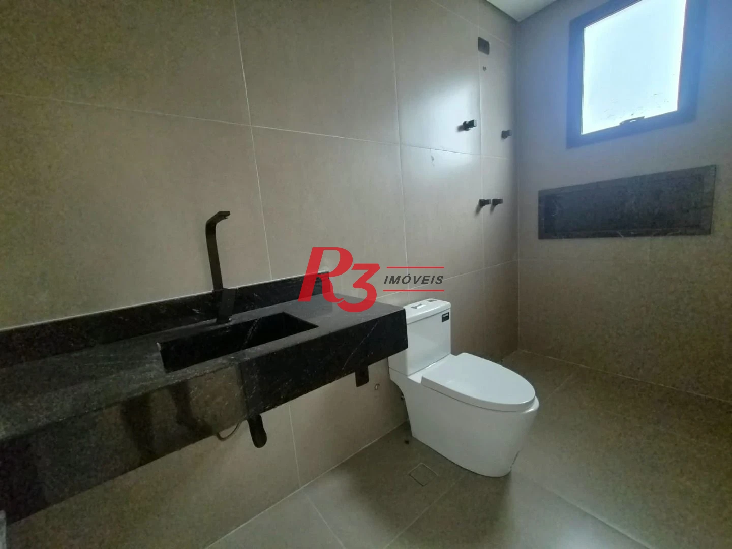 Casa com 3 dormitórios à venda, 290 m² por R$ 1.865.000,00 - Embaré - Santos/SP