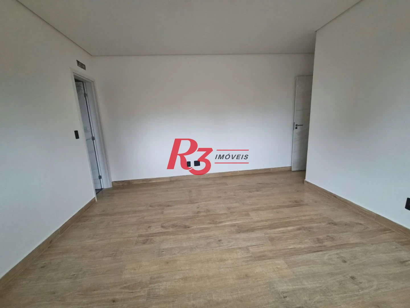 Casa com 3 dormitórios à venda, 290 m² por R$ 1.865.000,00 - Embaré - Santos/SP