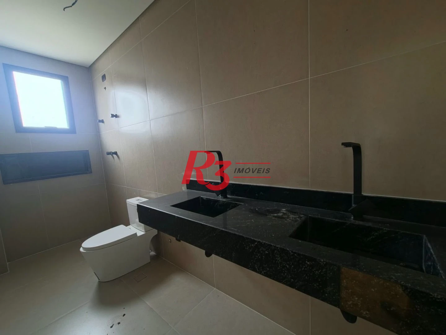 Casa com 3 dormitórios à venda, 290 m² por R$ 1.865.000,00 - Embaré - Santos/SP