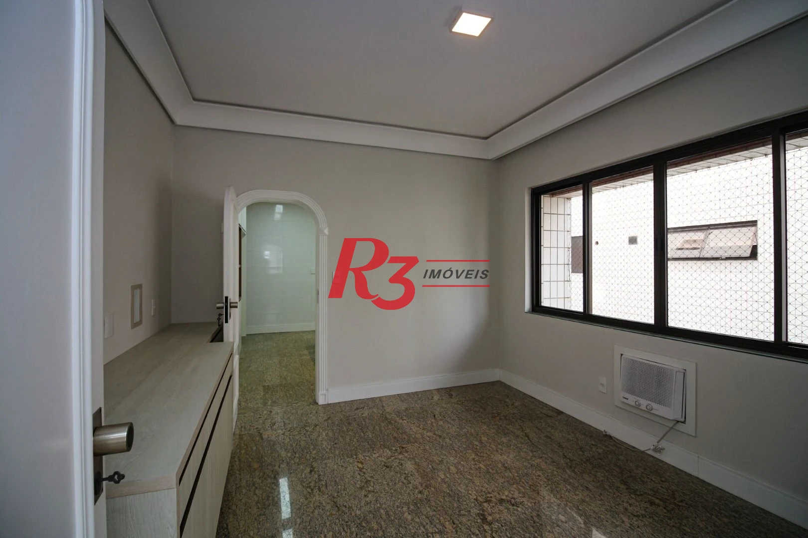 Apartamento para alugar, 377 m² por R$ 18.720,97/mês - Gonzaga - Santos/SP